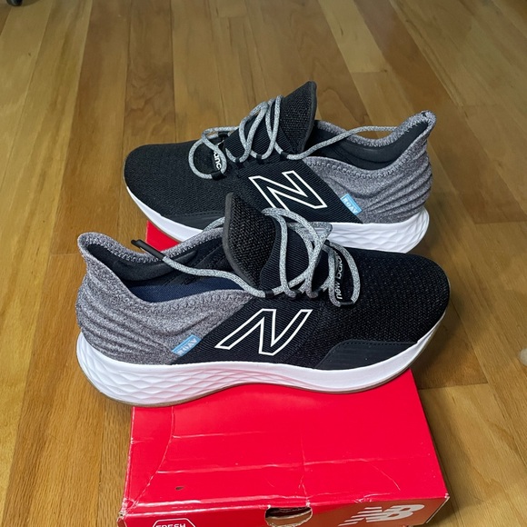 New Balance Fresh Foam Roav Athletic Shoes Black and Grey Womens size 9.5 
New - Picture 4 of 13